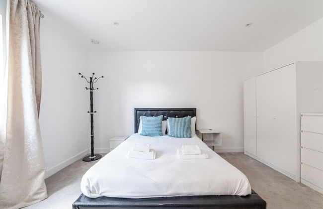 Stunning 5 Bedroom Retreat London - Photo 23