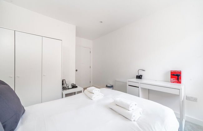 Stunning 5 Bedroom Retreat London - Photo 35