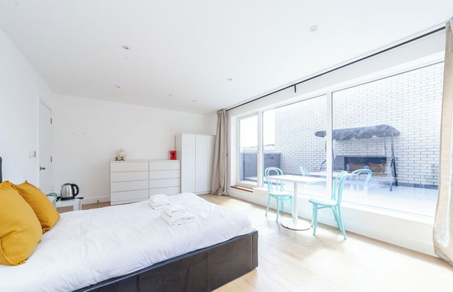Stunning 5 Bedroom Retreat London - Photo 12