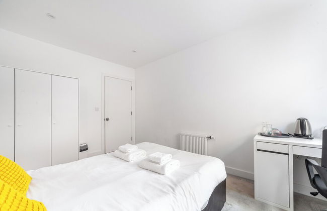 Stunning 5 Bedroom Retreat London - Photo 6