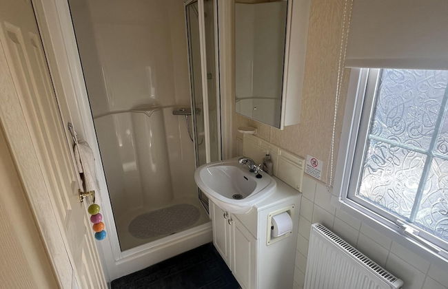 Cozy Cabin Retreat in Towyn - Foto 10
