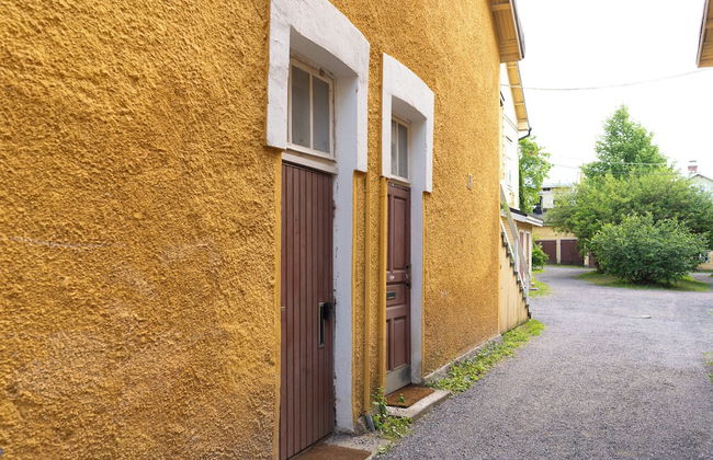 A bright wooden studio for four - Photo 12
