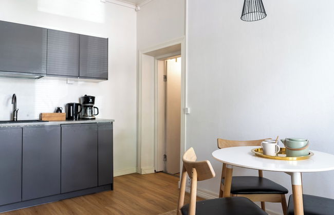A bright wooden studio for four - Photo 8