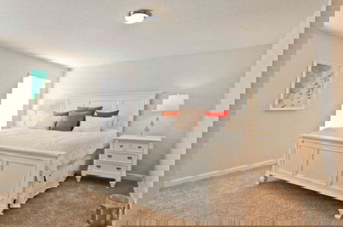 Foto 11 - Storey Lake Dream Home With Gorgeous Lake View! 6 Bedroom Home by RedAwning