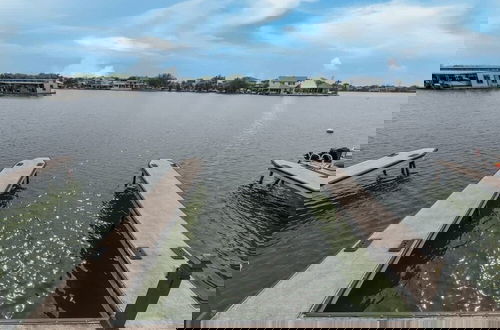 Foto 14 - Cape Terrace Waterfront Oasis