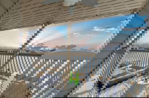 Foto 1 - Cape Terrace Waterfront Oasis
