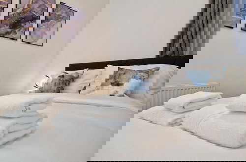 Foto 5 - ExCel London City Airport King Beds