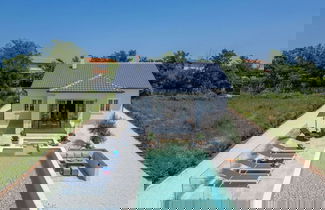 Foto 1 - Modern Villa With Swimming Pool and Fenced Garden