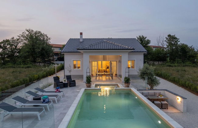 Modern Villa With Swimming Pool and Fenced Garden - Foto 25