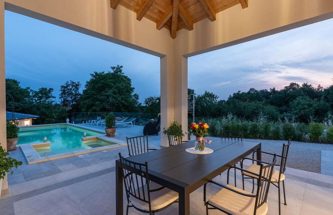 Modern Villa With Swimming Pool and Fenced Garden - Foto 22