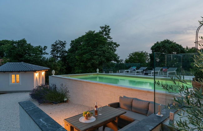 Modern Villa With Swimming Pool and Fenced Garden - Foto 28