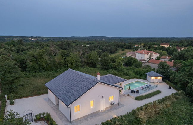 Modern Villa With Swimming Pool and Fenced Garden - Foto 34