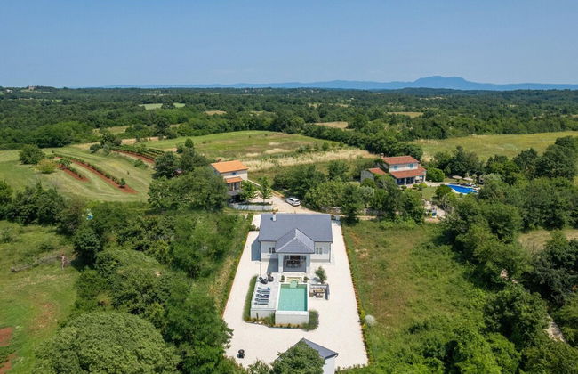 Modern Villa With Swimming Pool and Fenced Garden - Foto 21