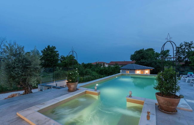 Modern Villa With Swimming Pool and Fenced Garden - Foto 17