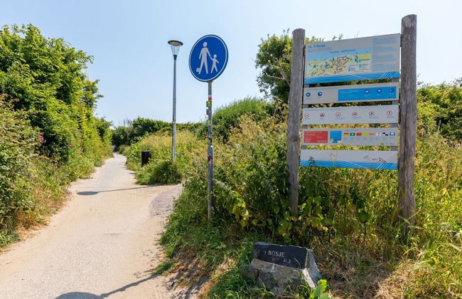 Cozy Holiday Home 3 Minutes From the Beach! - Foto 17