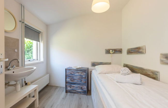 Cozy Holiday Home 3 Minutes From the Beach! - Foto 1