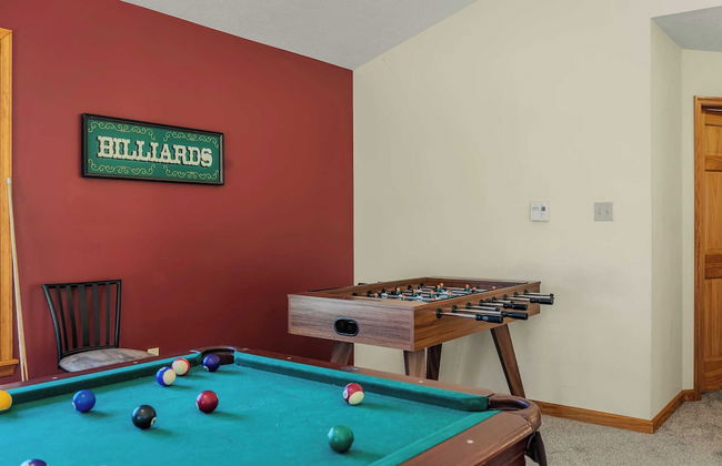 Hickory Haven by Avantstay Hot Tub, Game Room, Theater, Deck - Photo 36