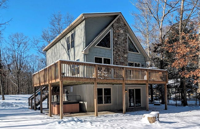 Hickory Haven by Avantstay Hot Tub, Game Room, Theater, Deck - Photo 43