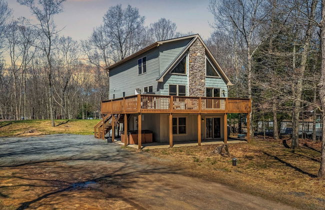 Hickory Haven by Avantstay Hot Tub, Game Room, Theater, Deck - Photo 41