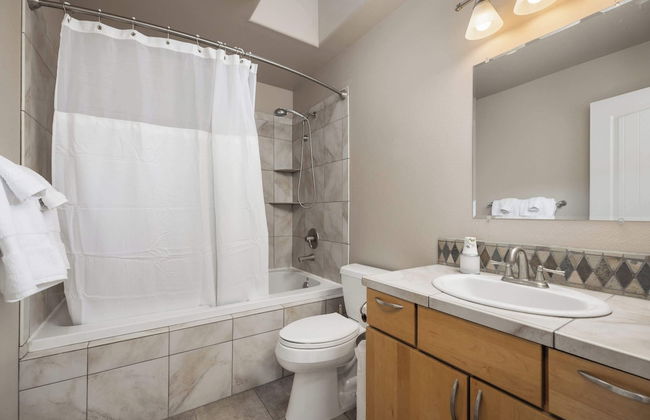 6BR 5 King Beds EV 10min Downtown - Foto 17