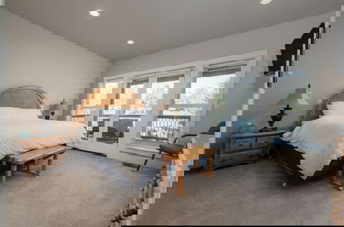 Photo 8 - 6BR 5 King Beds EV 10min Downtown