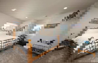 Foto 3 - 6BR 5 King Beds EV 10min Downtown
