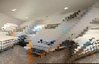Photo 3 - 6BR 5 King Beds EV 10min Downtown