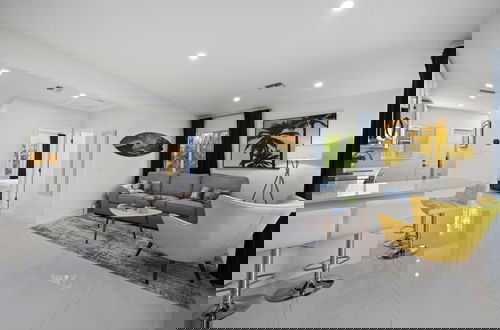 Photo 3 - Bnb Hyperion - Modern 1B Haven in Fort Lauderdale