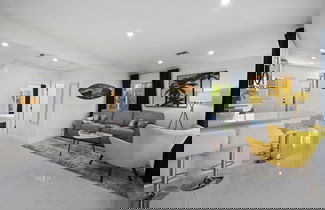 Photo 3 - Bnb Hyperion - Modern 1B Haven in Fort Lauderdale