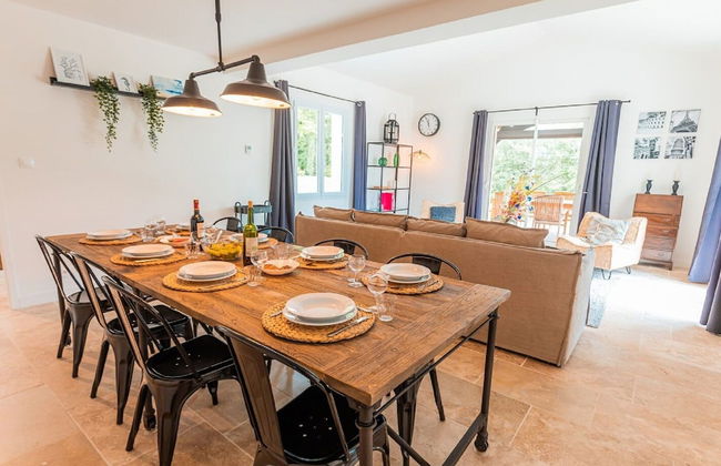 Spacious and Modern Villa With Large Garden and BBQ Area - Foto 36