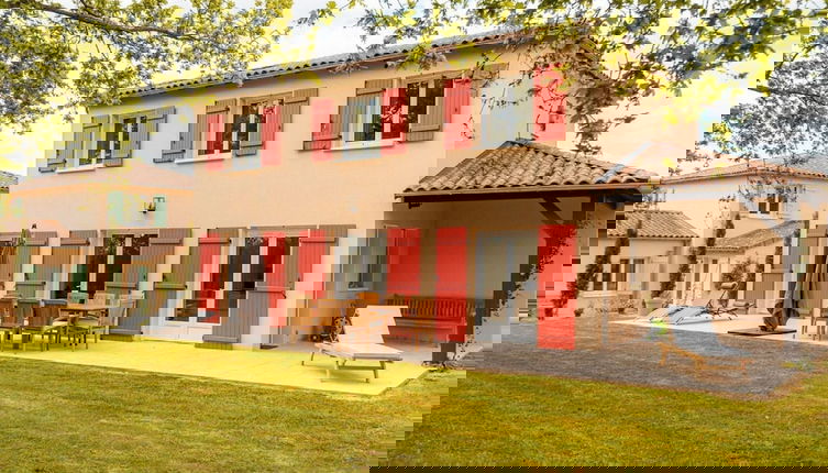 Foto 1 - Modern Villa With Large Garden