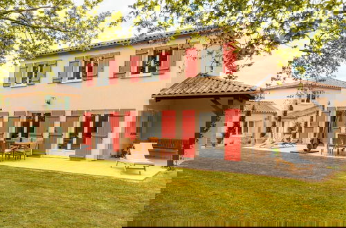 Foto 1 - Modern Villa With Large Garden