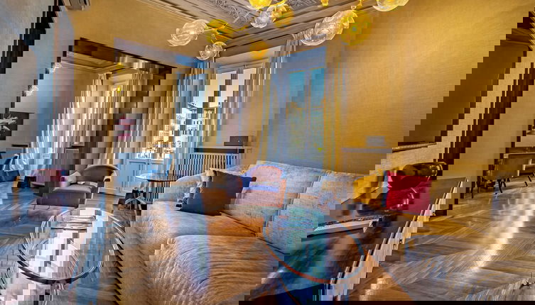 Foto 1 - YID SMN LUX