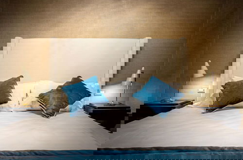 Foto 2 - YID SMN LUX