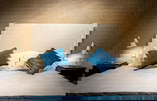 Foto 2 - YID SMN LUX