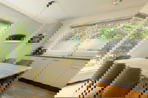 Foto 4 - Detached Forest Villa With Dishwasher, Located in De Veluwe