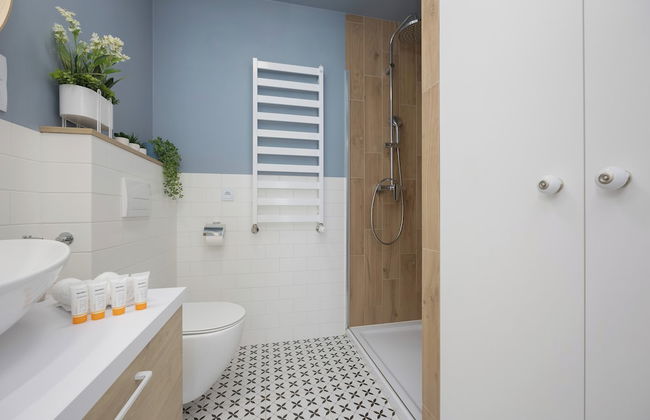 Bielawska Marina Apartment by Renters - Photo 26