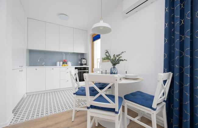 Bielawska Marina Apartment by Renters - Photo 4