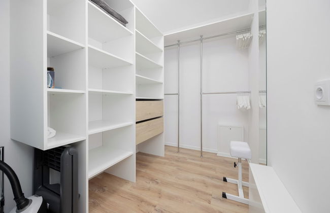 Bielawska Marina Apartment by Renters - Photo 25