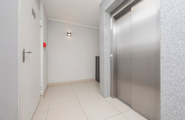 Bielawska Marina Apartment by Renters - Photo 28