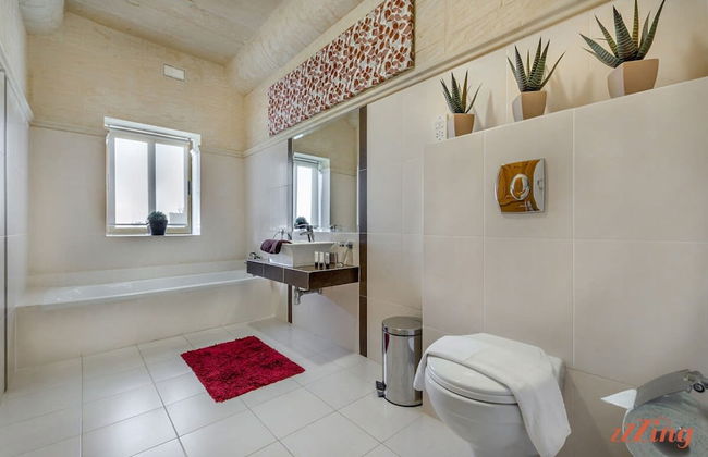 A Stunning Pet Friendly Villa With a Pool Gozo - Photo 11
