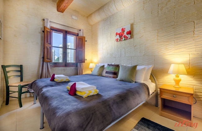 A Stunning Pet Friendly Villa With a Pool Gozo - Photo 15