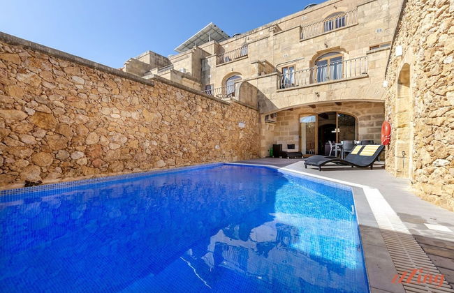 A Stunning Pet Friendly Villa With a Pool Gozo - Photo 3