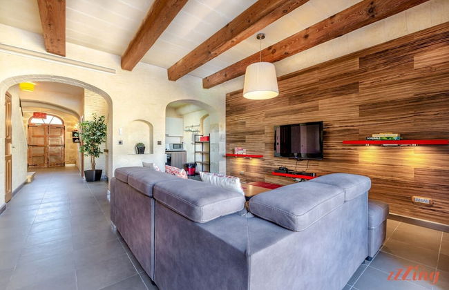 A Stunning Pet Friendly Villa With a Pool Gozo - Photo 7