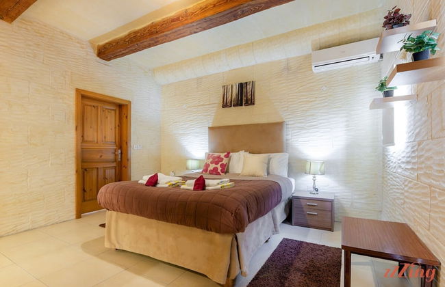 A Stunning Pet Friendly Villa With a Pool Gozo - Photo 17