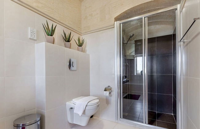 A Stunning Pet Friendly Villa With a Pool Gozo - Photo 23