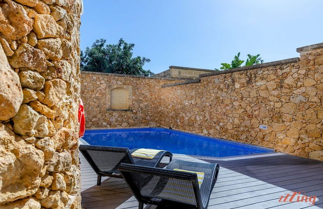 A Stunning Pet Friendly Villa With a Pool Gozo - Photo 19