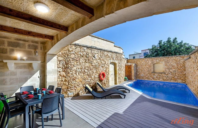 A Stunning Pet Friendly Villa With a Pool Gozo - Photo 1