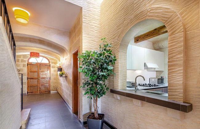 A Stunning Pet Friendly Villa With a Pool Gozo - Photo 26
