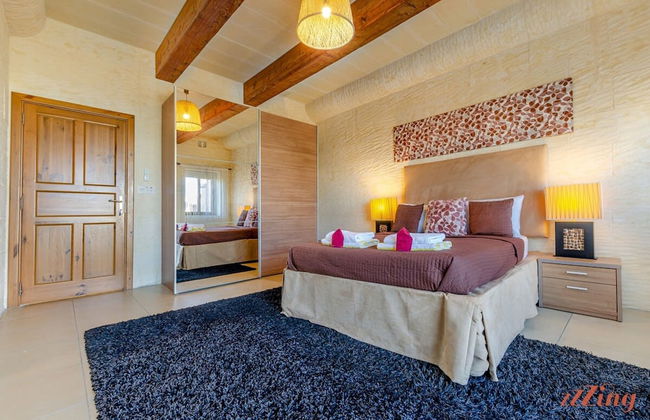 A Stunning Pet Friendly Villa With a Pool Gozo - Photo 10